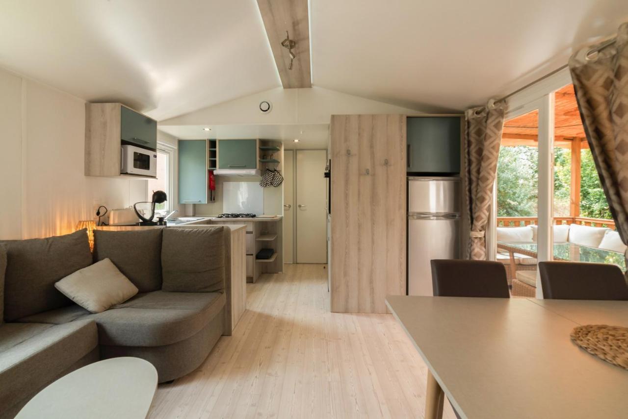 Mobil Home Les Pieds Dans L'Eau Canet-en-Roussillon Exterior foto
